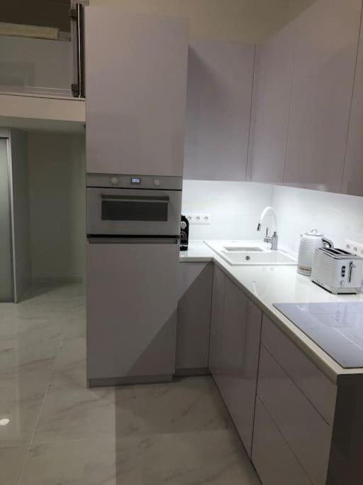 Colton West Deluxe Apartment Budapest Exterior photo